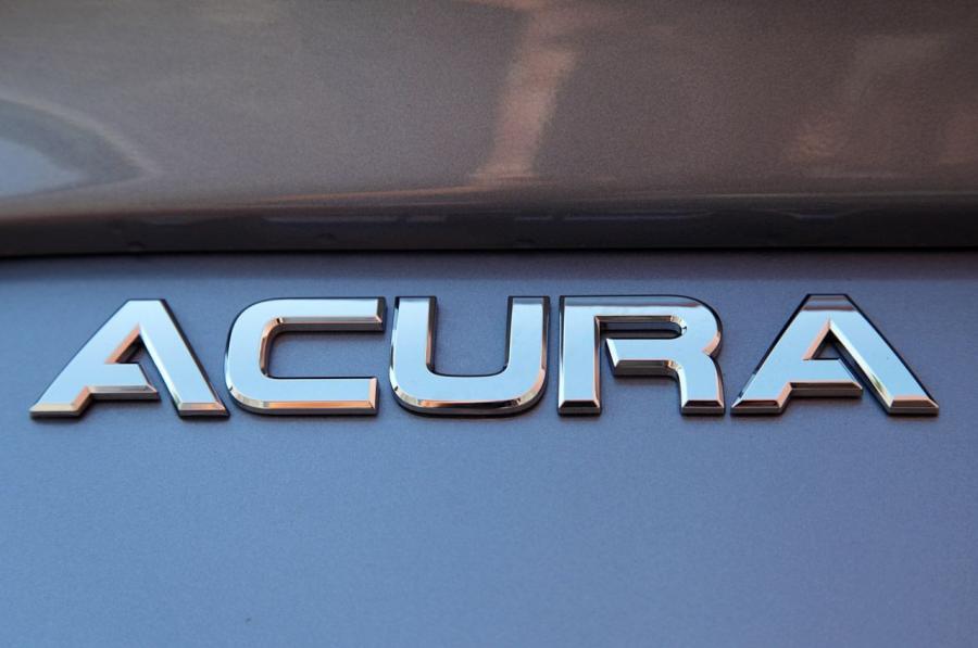 Логотип Acura TL SH-AWD 2011 года  (фото 67 из 101)